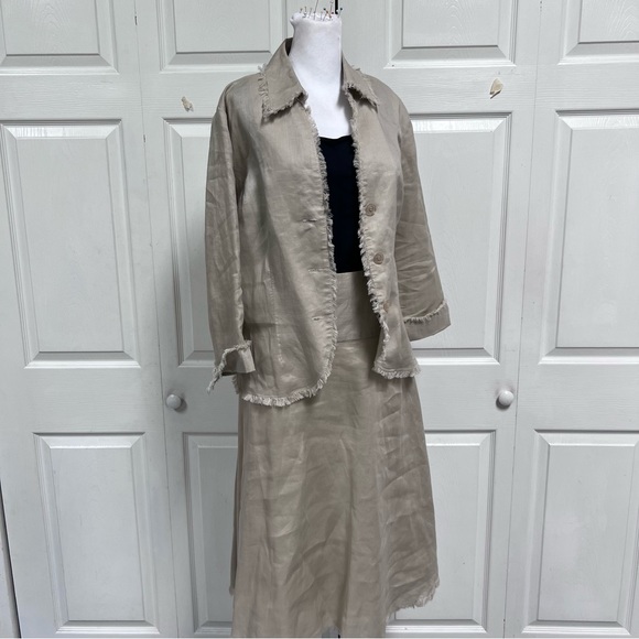 2 Piece Women’s Linen Jacket and Skirt TOTO N KO Size 6 - Picture 1 of 16